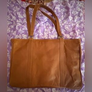 Elegant Piel Leather Caramel Brown Leather Tote Bag